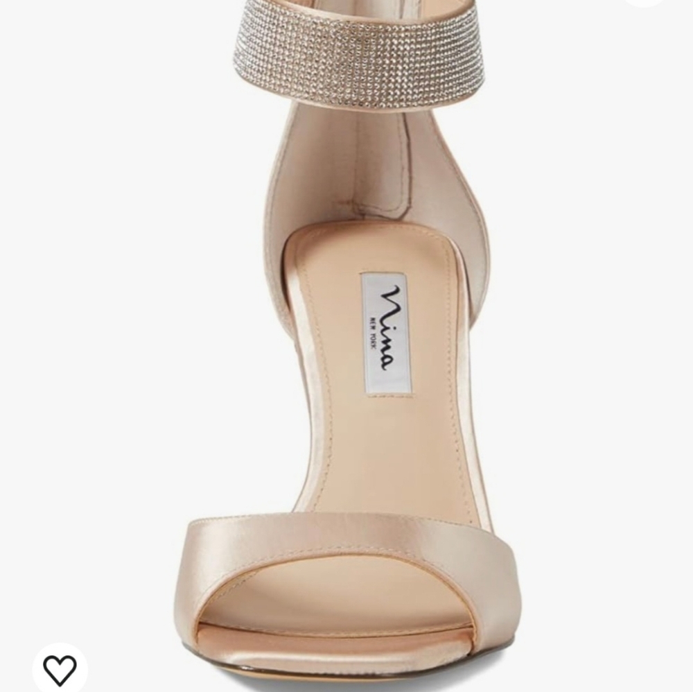Nina Dezzie Sandals